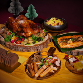 XMAS2026_MiniBuffet_SantaTable_1792763478675.jpg